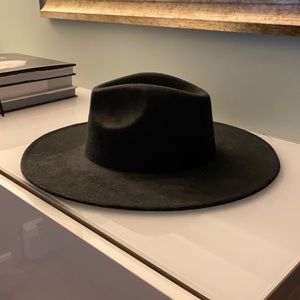 Black “influencer” hat from Vici Dolls